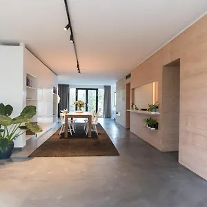 https://apt-city-centre-loft-on-the-historic-canal.utrechthotels.net